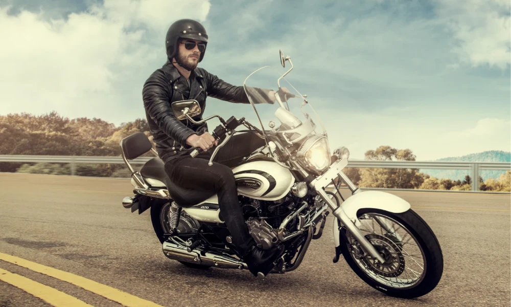 nepal avenger 220 easy riding stance